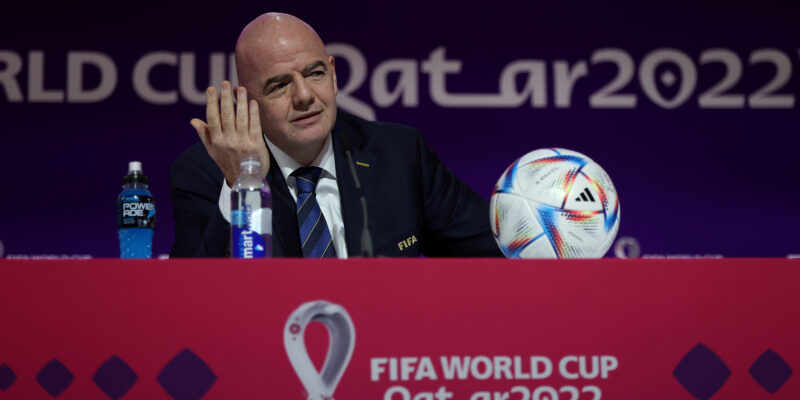 Gianni Infantino, président de la FIFA, en conférence de presse avant le début de la Coupe du Monde 2022 au Qatar