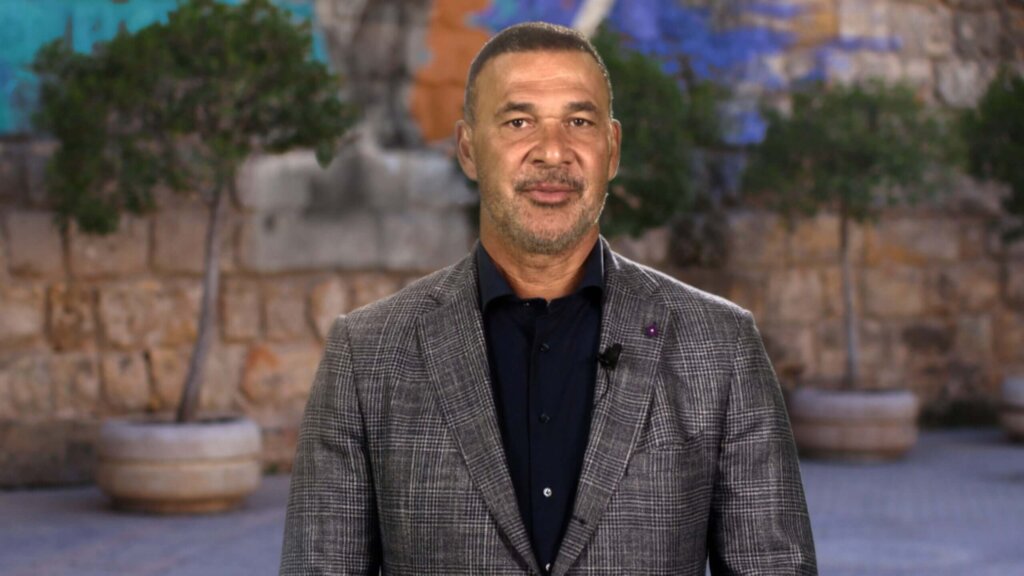 Ruud Gullit accuse Chelsea