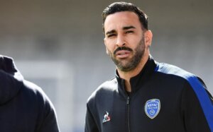 Adil Rami répond à Cristiano Ronaldo sur la Ligue 1 : « Il dit de la merde »