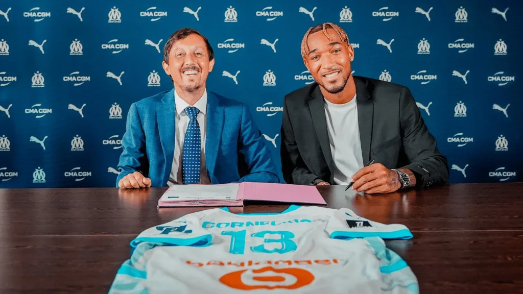 Derek Cornelius signe à l'OM