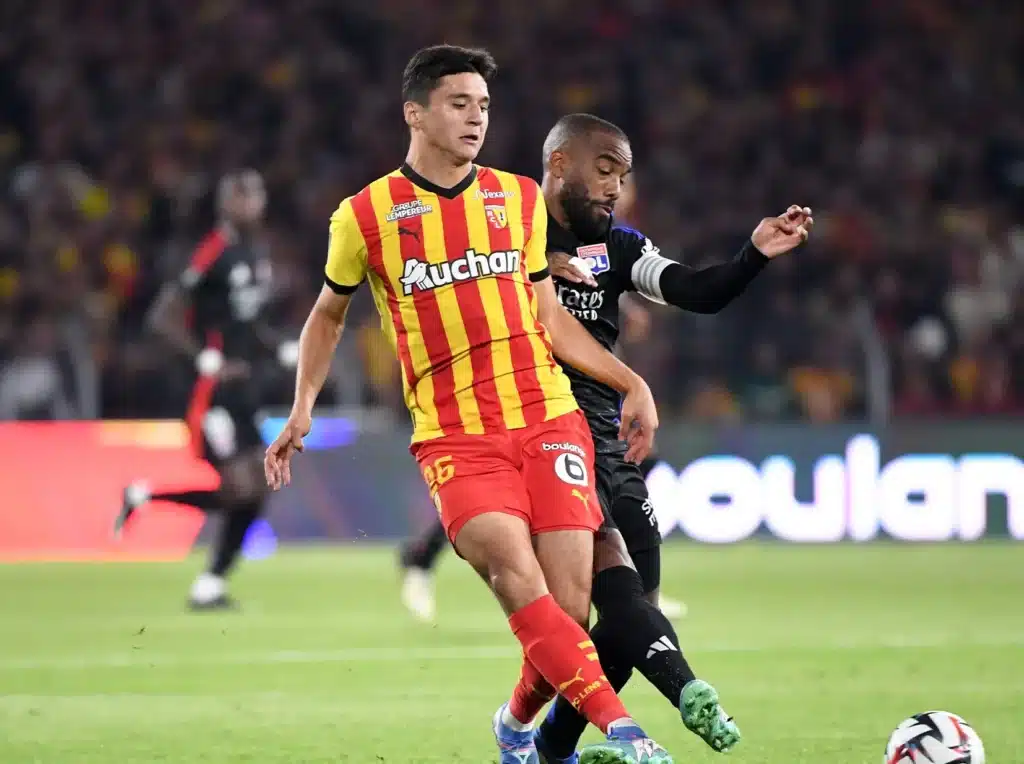 Le RC Lens pourrait perdre Khusanov