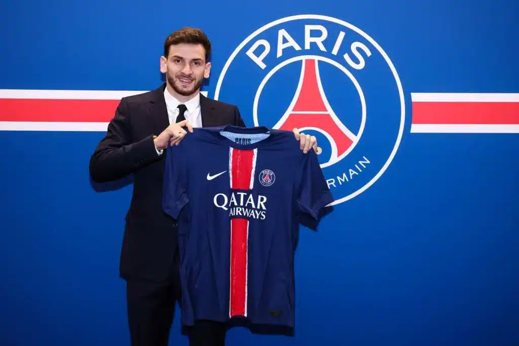 Khvicha Kvaratskhelia arrive au PSG